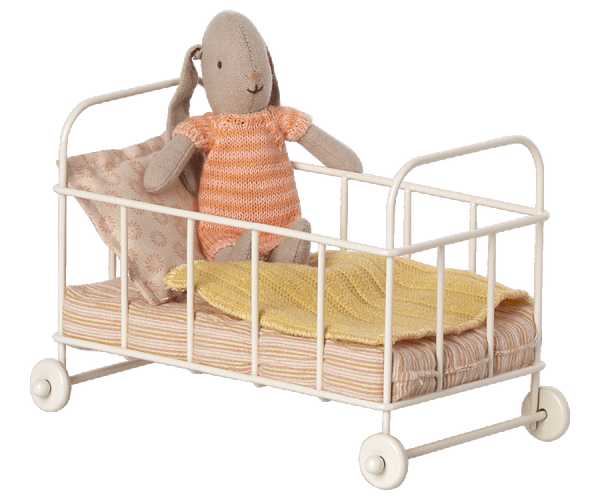 Cot bed, Micro