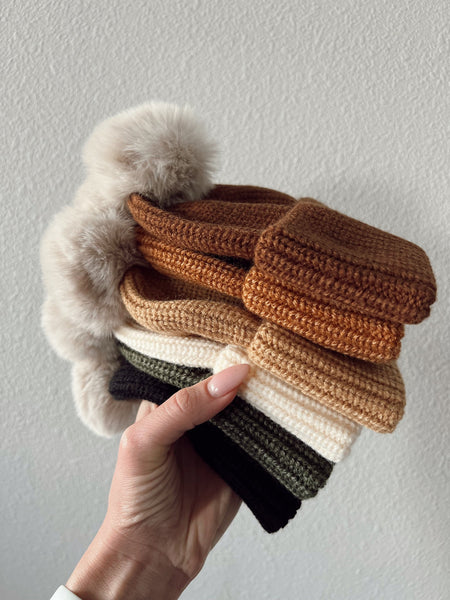 Rib Knit Fur Pom Hat