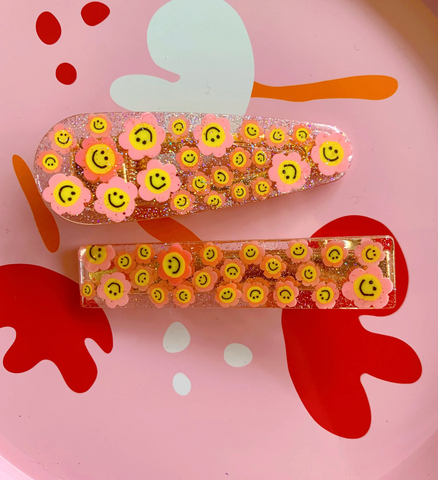 Pink Smiley Daisies Hair Clips